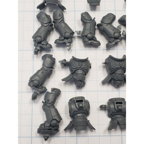 Warhammer 40k Space Marine Primaris Bits Assault Intercessor Torso & Legs x5 - Picture 6 of 6